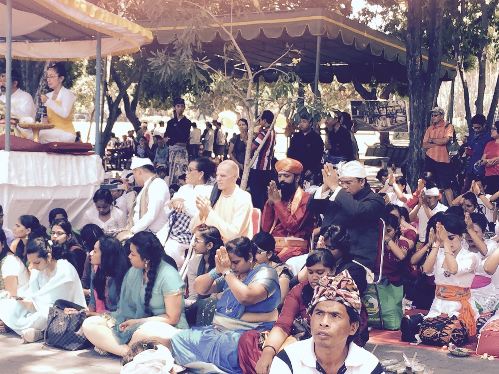 Praying with dignitaries at the Go Puja held today, the first of its kind in Bali. Organizers called for Bali Province to introduce total ban on cow slaughter.